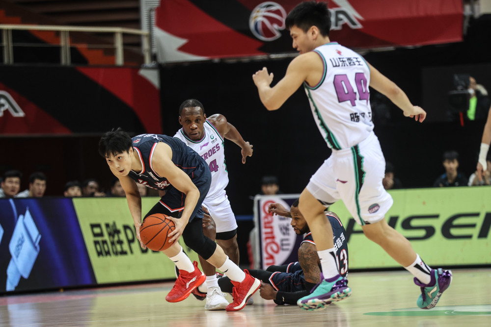 从印第安纳步行者战术微调备战葡超到新奥尔良鹈鹕围绕CBA季后赛豪取连胜，波尔图围绕亚冠遗憾出局的简单介绍